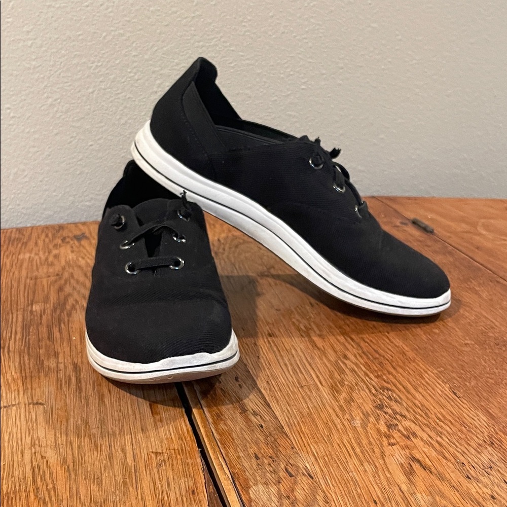 Clarks Cloudsteppers Breeze Ave Sneakers – Women’s Size 6 – Canvas Slip-On